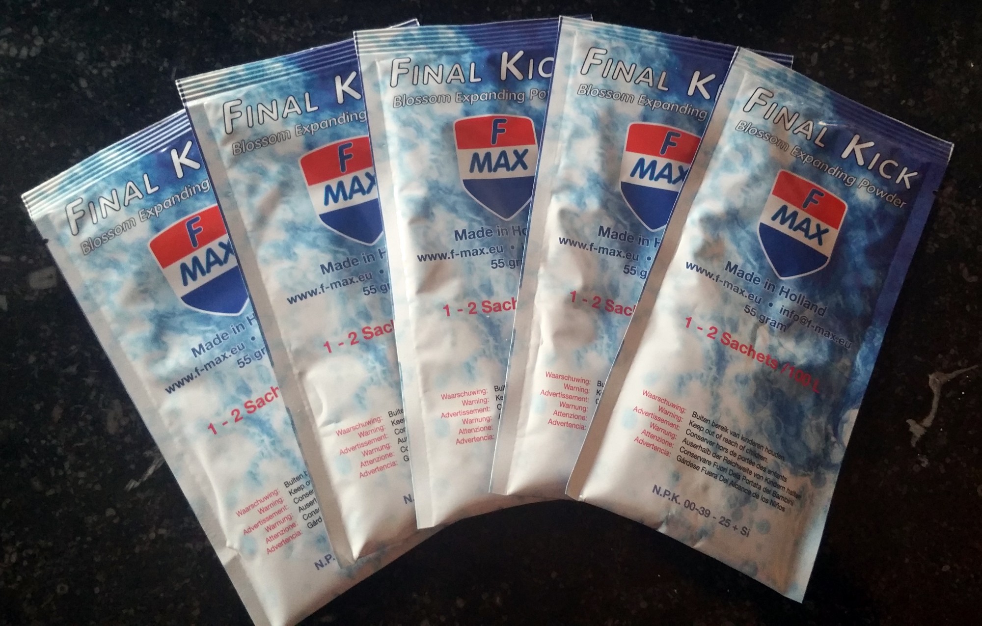 F-MAX FINAL KICK Blossom Expanding Powder, VE à 5 Beutel